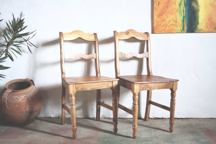 2 Stühle aus Eschenholz