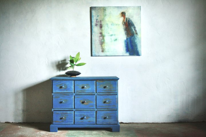 Kleines Schubladenmöbel aus Schweden