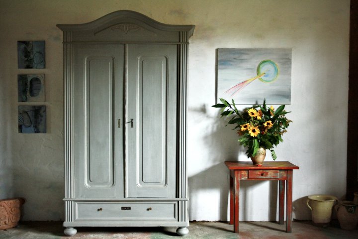 Jugendstilschrank mit Schublade