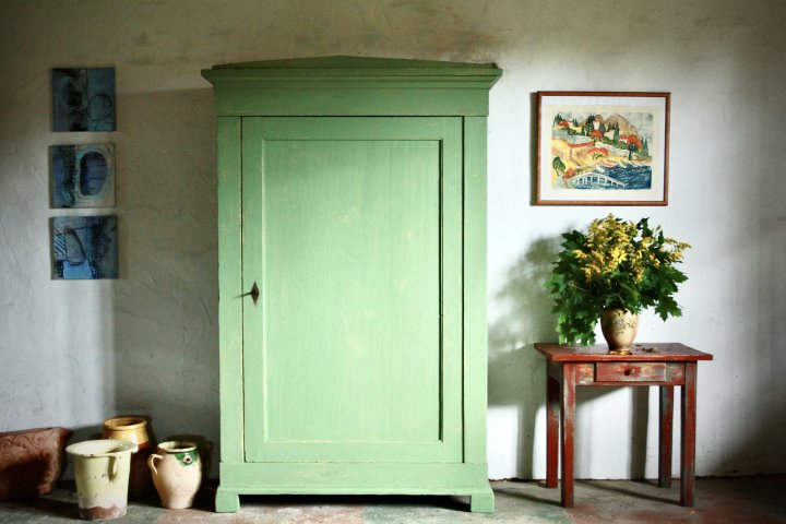 Eintüriger Dielenschrank